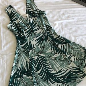 NWT H&M FIT AND FLARE SUMMER DRESS M